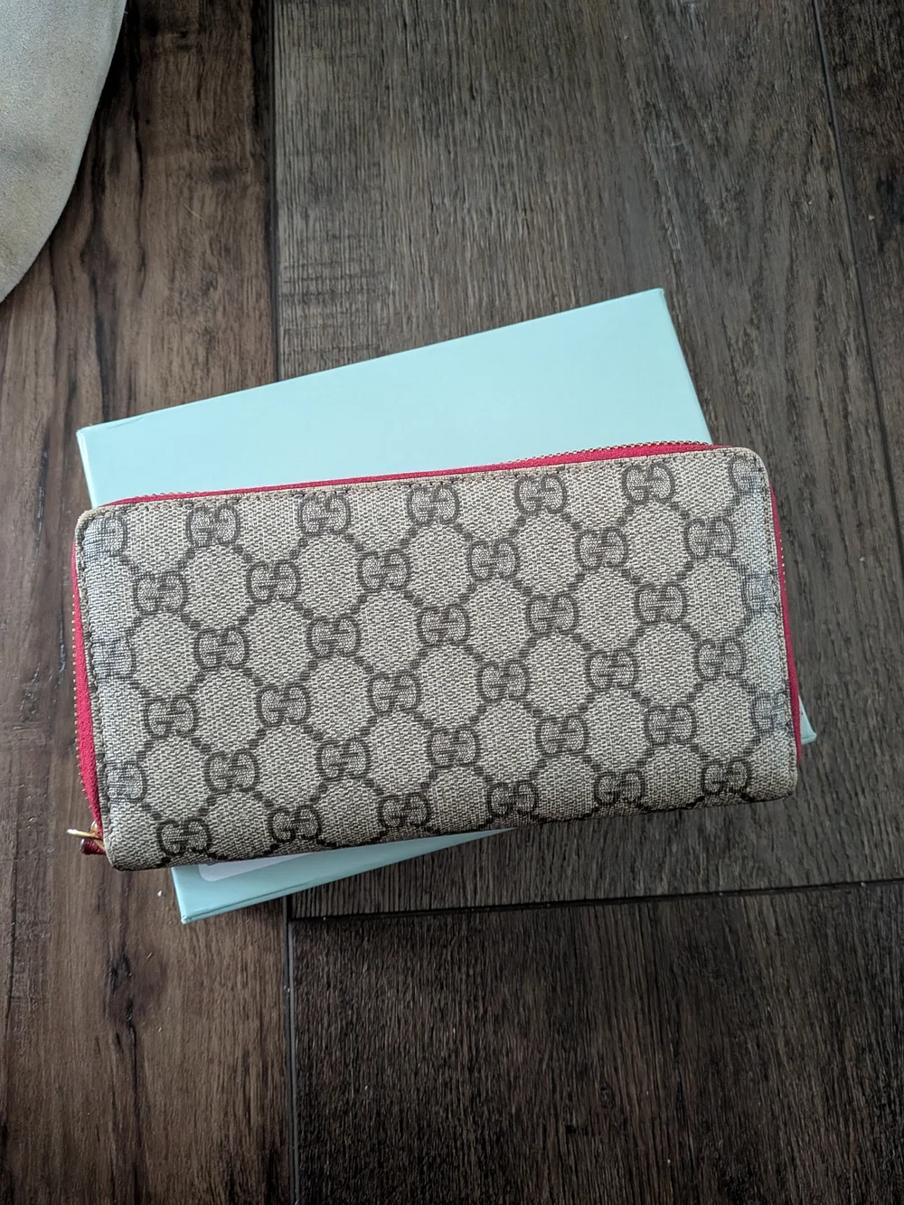 Rare Collector's Holy GrailLimited Edition Gucci Year of the Dog 